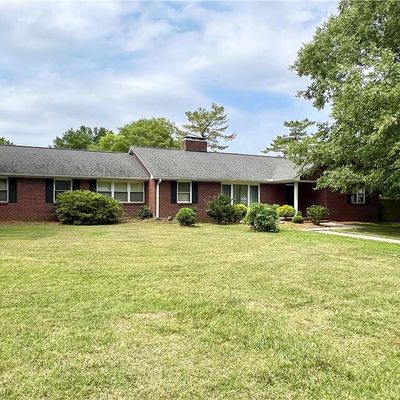 317 Joyce Ln, Kernersville, NC 27284