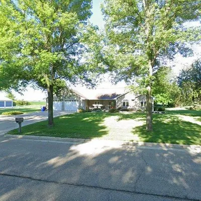 325 13 Th St, Clarkfield, MN 56223