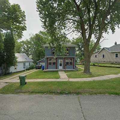 410 Clinton St, Charles City, IA 50616