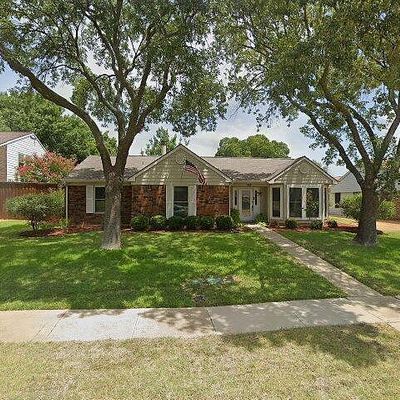 413 Kirkwood Dr, Lewisville, TX 75067