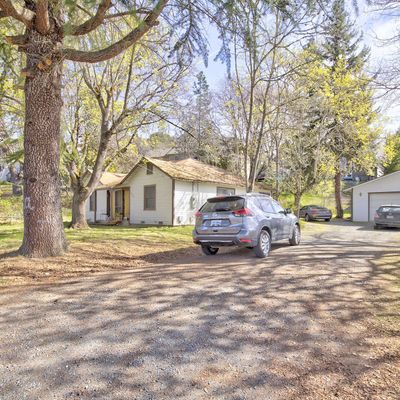 416 Cedar St, Rogue River, OR 97537