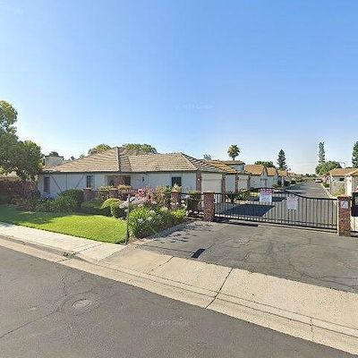 425 Quill Ln, Clovis, CA 93612