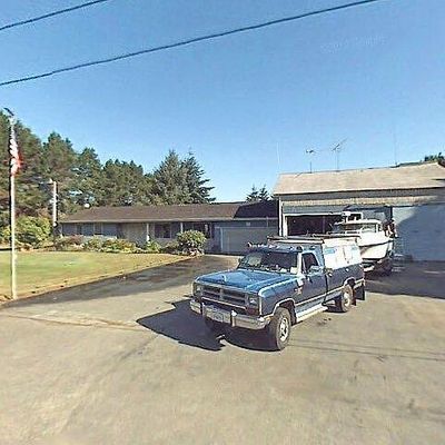 425 Tedsen Ln, Crescent City, CA 95531