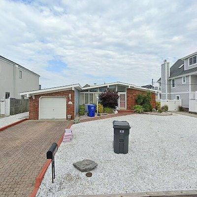 383 Aldo Dr, Toms River, NJ 08753