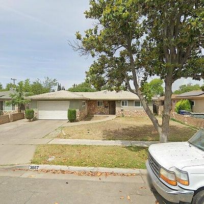 3867 N Atlas Way, Fresno, CA 93705