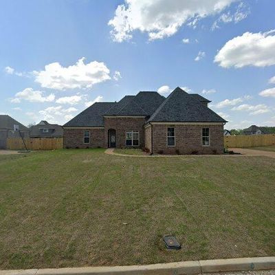 390 Burton Place Dr, Oakland, TN 38060