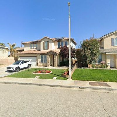 3931 Tournament Dr, Palmdale, CA 93551