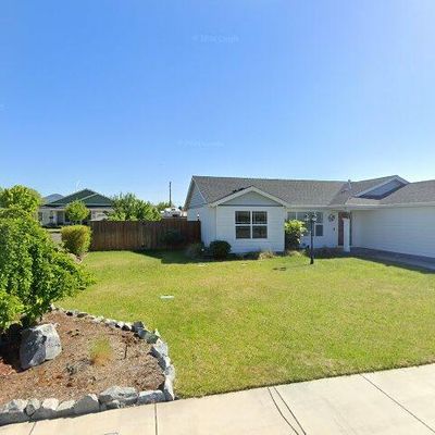 3940 Lisk Dr, White City, OR 97503