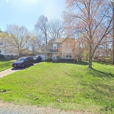 4 Redskin Dr, Fredericksburg, VA 22405