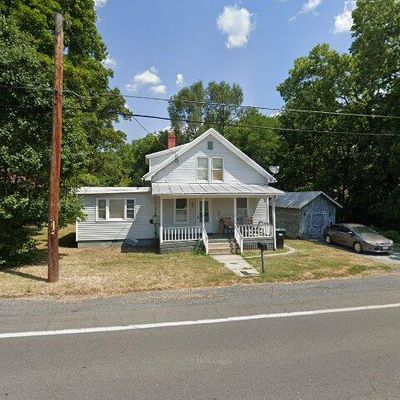 480 Stover Ave, Strasburg, VA 22657