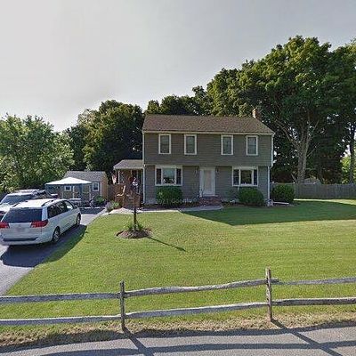 5 Tuckoosa Cir, Bridgewater, MA 02324