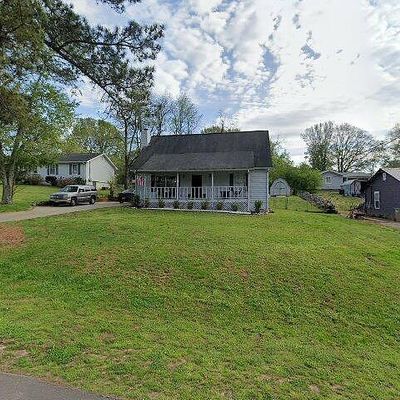 5017 Valley St, Oakwood, GA 30566