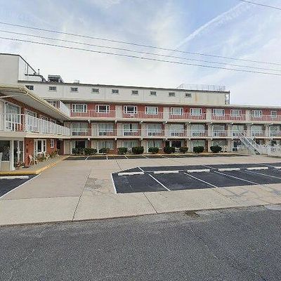 511 E Stockton Rd, Wildwood Crest, NJ 08260