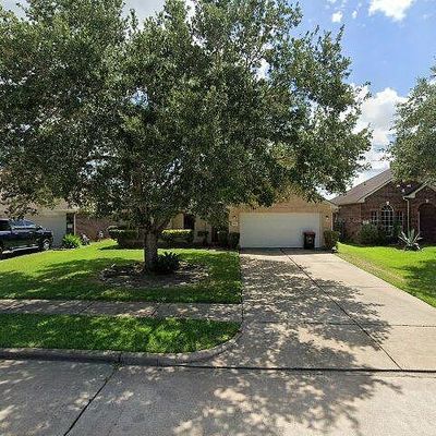 4703 Park Breeze Dr, Fresno, TX 77545