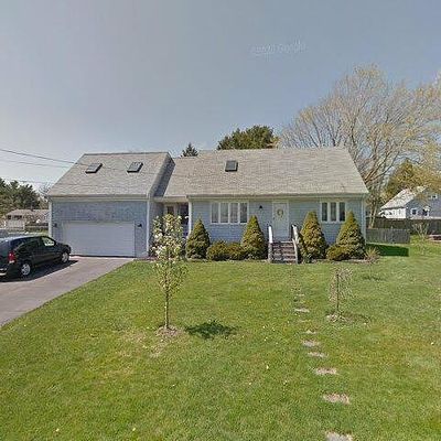 6 Verdi Ln, Bristol, RI 02809