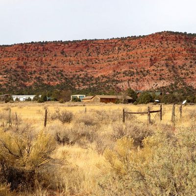 6026 E Zion Rd, Kanab, UT 84741