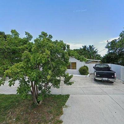 5351 E 2 Nd Ave, Hialeah, FL 33013