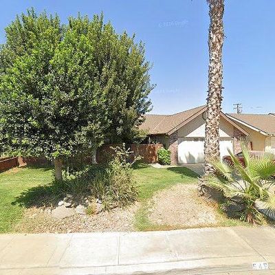 546 W Vassar Ave, Visalia, CA 93277