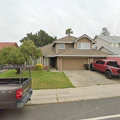 5525 Laguna Park Dr, Elk Grove, CA 95758