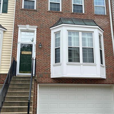 6711 Applemint Ln, Alexandria, VA 22310