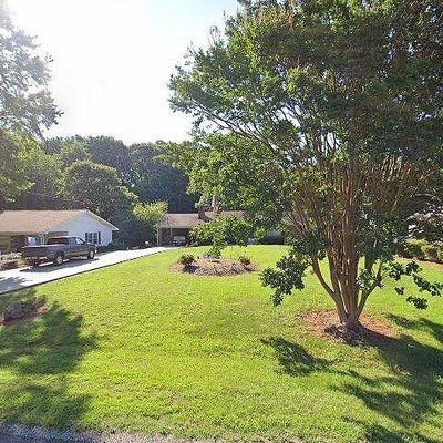 6712 Kathy Lynn Pl, Browns Summit, NC 27214