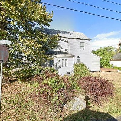 677 Main St, Belford, NJ 07718