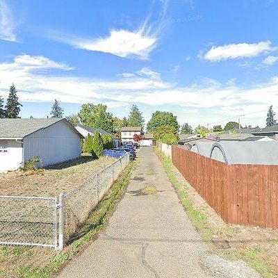 6785 Se Needham St, Portland, OR 97222