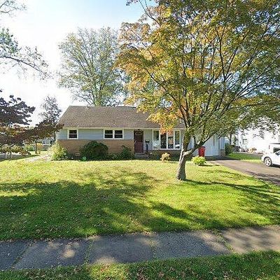 686 Spruce Rd, Warminster, PA 18974