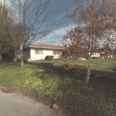 690 Ridgemark Dr, Hollister, CA 95023