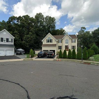 7 Dickens Dr, Columbus, NJ 08022