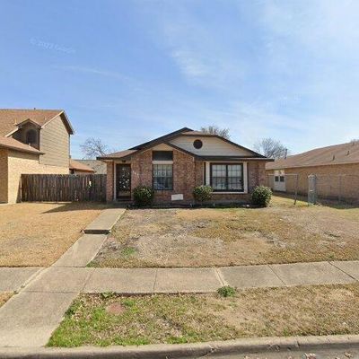 702 Las Brisas Dr, Mesquite, TX 75149