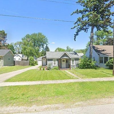 716 Grant St, Fenton, MI 48430