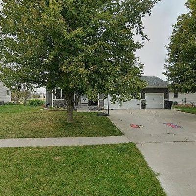 720 Nw Buckeye Ave, Earlham, IA 50072