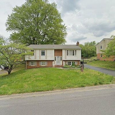 729 Finney Dr, Vinton, VA 24179