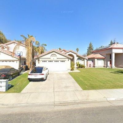 6200 Managua Dr, Bakersfield, CA 93313