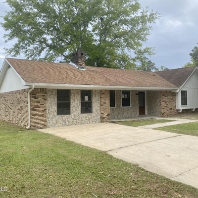 6221 Moreton Pl, Ocean Springs, MS 39564