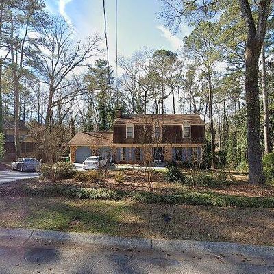 809 Carlisle Club Dr, Stone Mountain, GA 30083