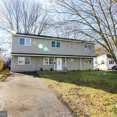 810 Hanford Rd, Fairless Hills, PA 19030