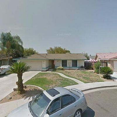 821 N Nancy Way, Dinuba, CA 93618