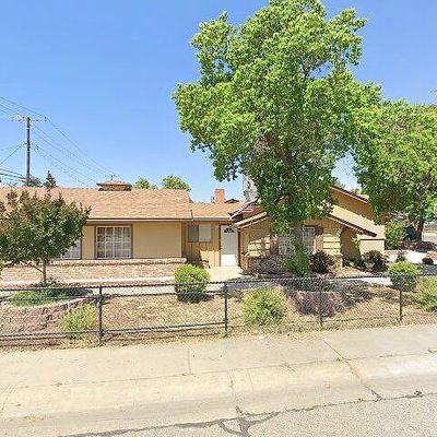 833 E Myrtle Ave, Visalia, CA 93292