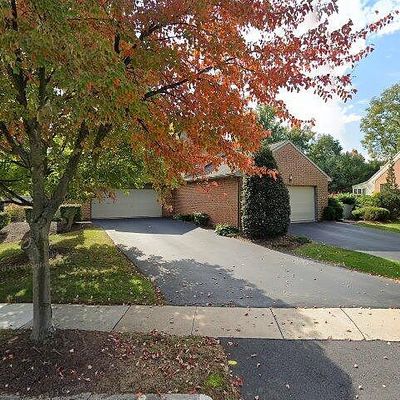 86 Cambridge Dr, Hershey, PA 17033