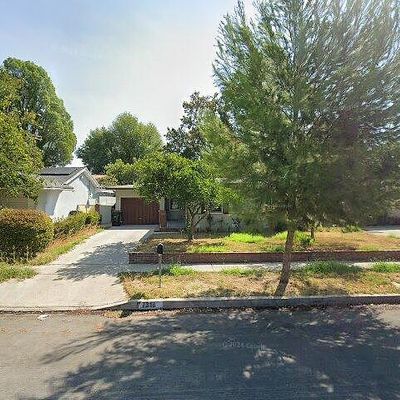 7318 Capps Ave, Reseda, CA 91335