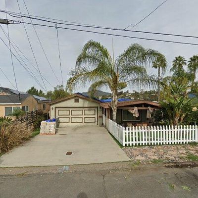 7590 Saranac Ave, La Mesa, CA 91942