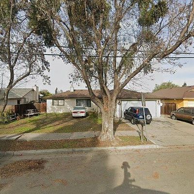 780 Hillcrest Rd, Hollister, CA 95023