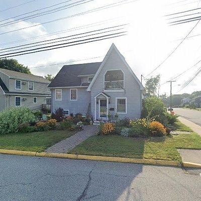 94 Smith St, Groton, CT 06340