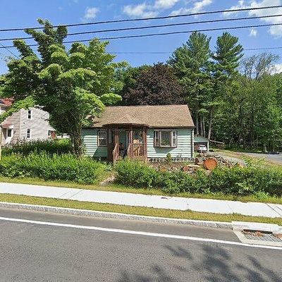 873 Riverside Dr, North Grosvenordale, CT 06255