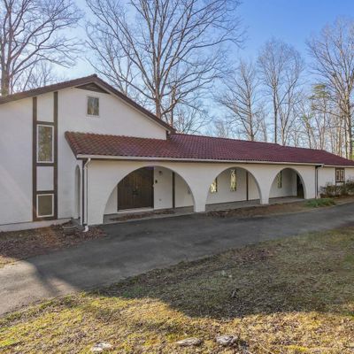 8909 Burwell Rd, Nokesville, VA 20181