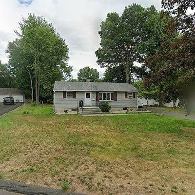 9 Louis Dr, Bloomfield, CT 06002