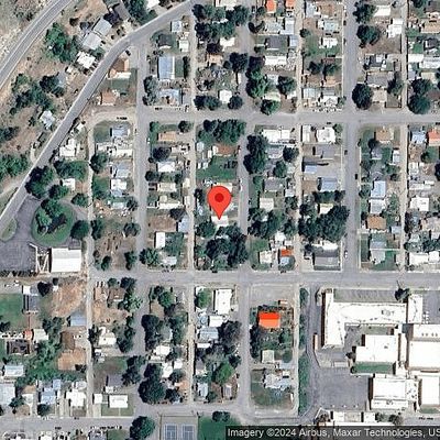 9 N Elm St, Omak, WA 98841