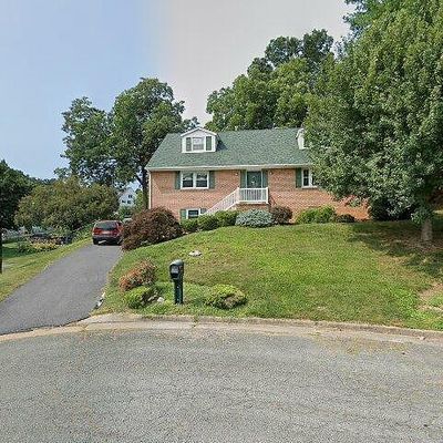 908 Ridgecrest Cir, Staunton, VA 24401